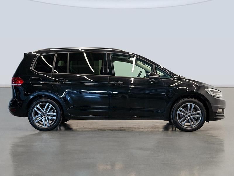 Usado VW Touran 150 CV (110 kW) 2025 Negro Monovolumen