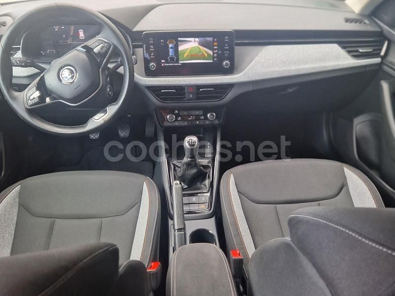 Usado Skoda Kamiq Selection 115 CV (84 kW) 2024 Blanco SUV