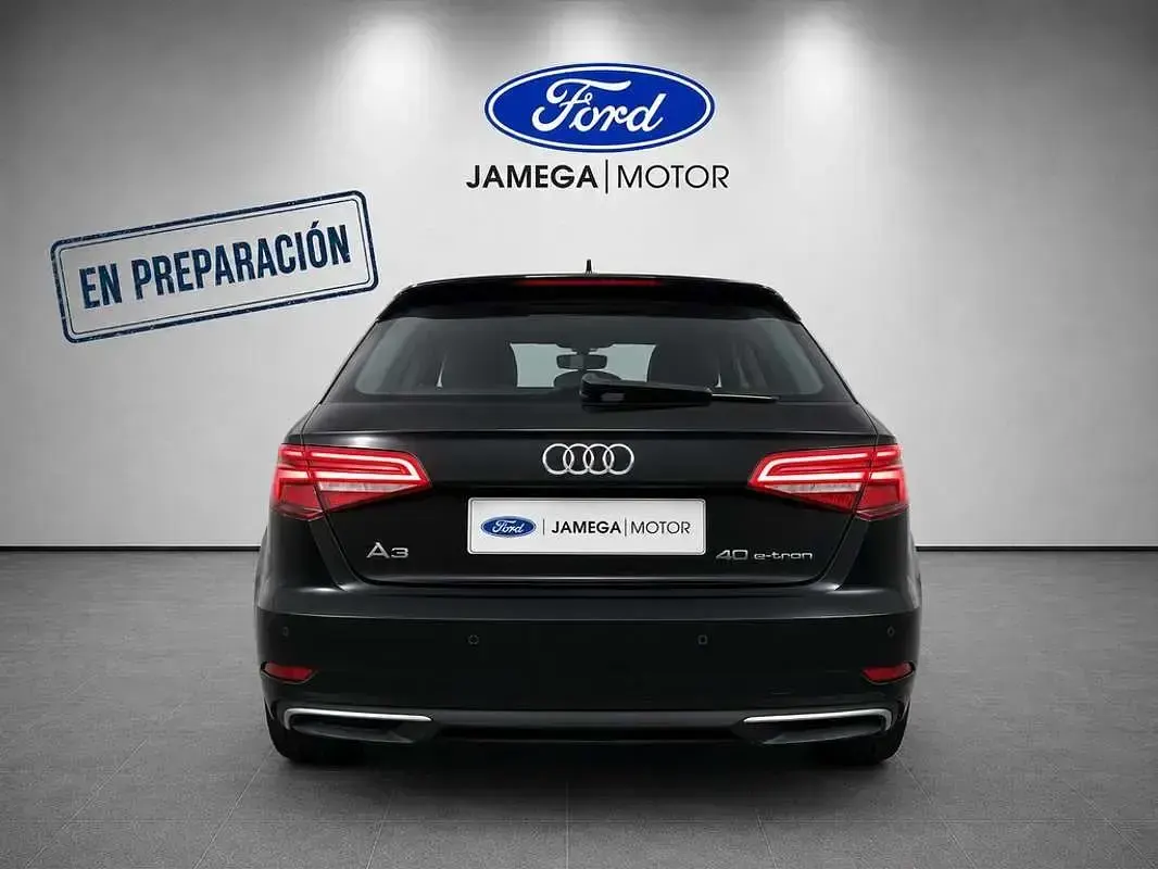 Usado Audi A3 Sportback e-tron Premium 204 CV (150 kW) 2020 Negro Utilitario