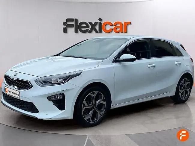 Usado Kia Ceed 100 CV (73 kW) 2021 Blanco Utilitario