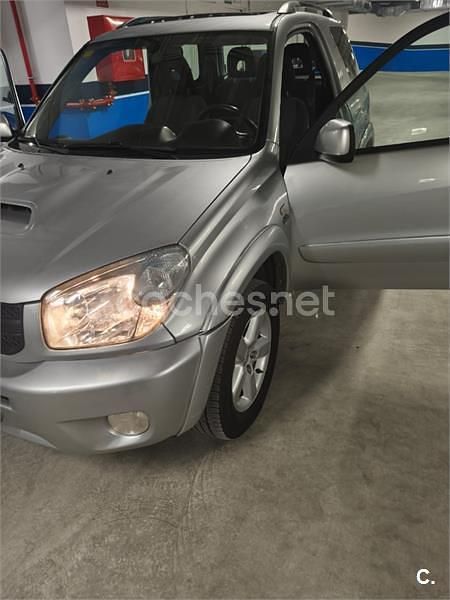 Usado Toyota RAV4 Sol 116 CV (85 kW) 2004 Gris / plata SUV