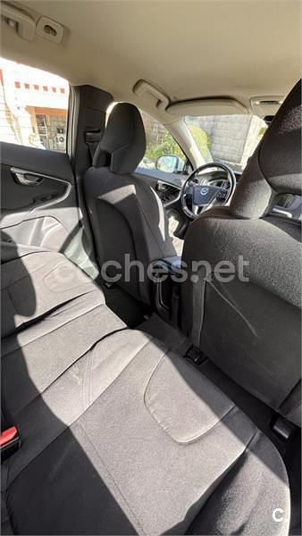 Usado Volvo V40 Momentum 150 CV (110 kW) 2014 Blanco Berlina