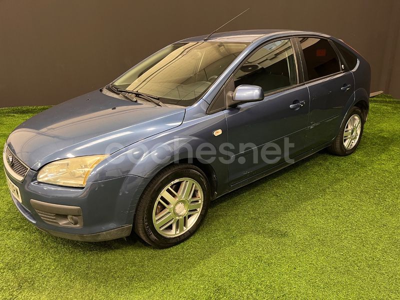 Usado Ford Focus Sport 136 CV (100 kW) 2005 Azul Berlina