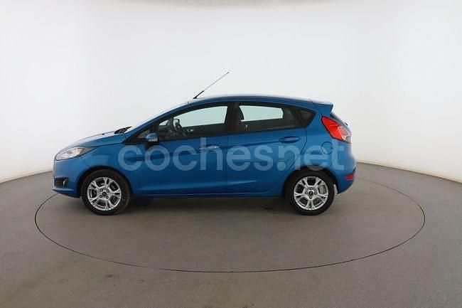 Usado Ford Fiesta Trend 101 CV (74 kW) 2013 Azul Utilitario