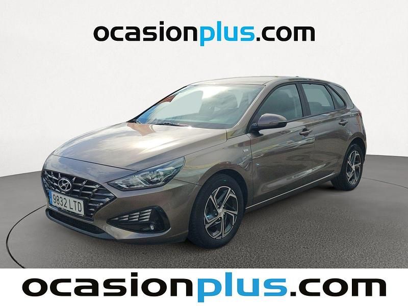 Usado Hyundai i30 120 CV (88 kW) 2021 Marrón Utilitario