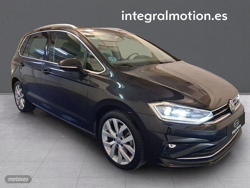 Usado VW Golf Sportsvan Sportline 149 CV (109 kW) 2018 Negro Monovolumen