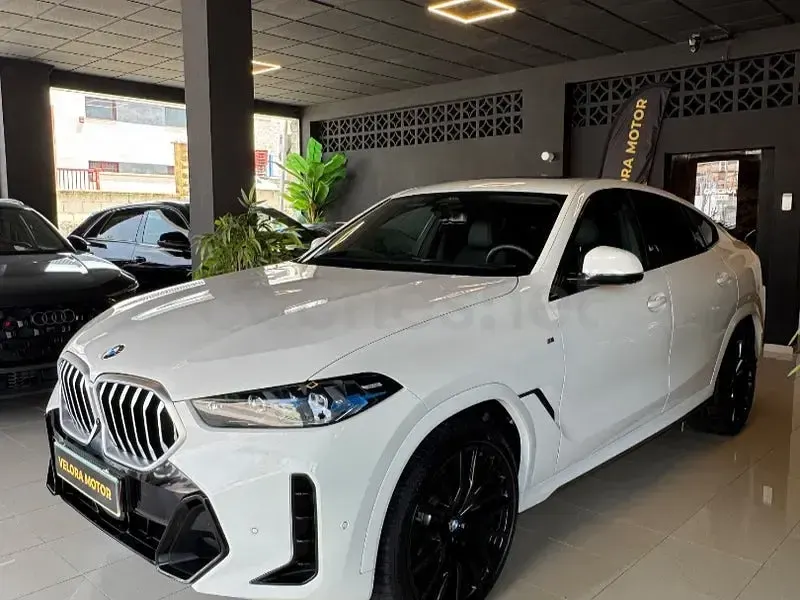 Usado BMW X6 M Sport 298 CV (219 kW) 2025 Blanco SUV