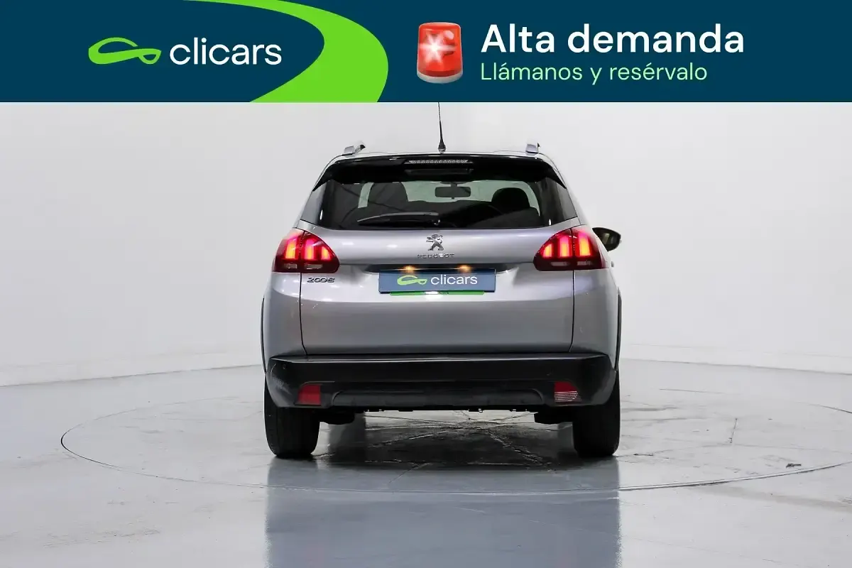 Usado Peugeot 2008 Signature Sky 82 CV (60 kW) 2019 Gris SUV