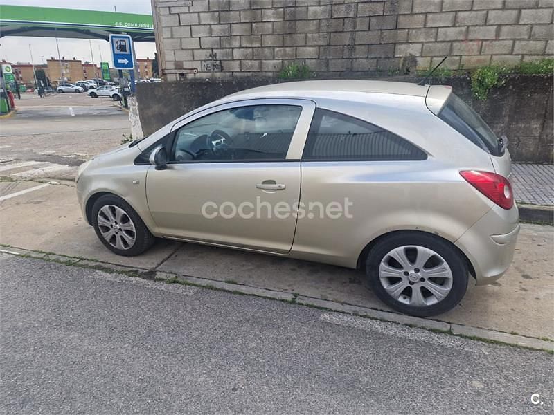 Usado Opel Corsa Sport 90 CV (66 kW) 2008 Beige Utilitario