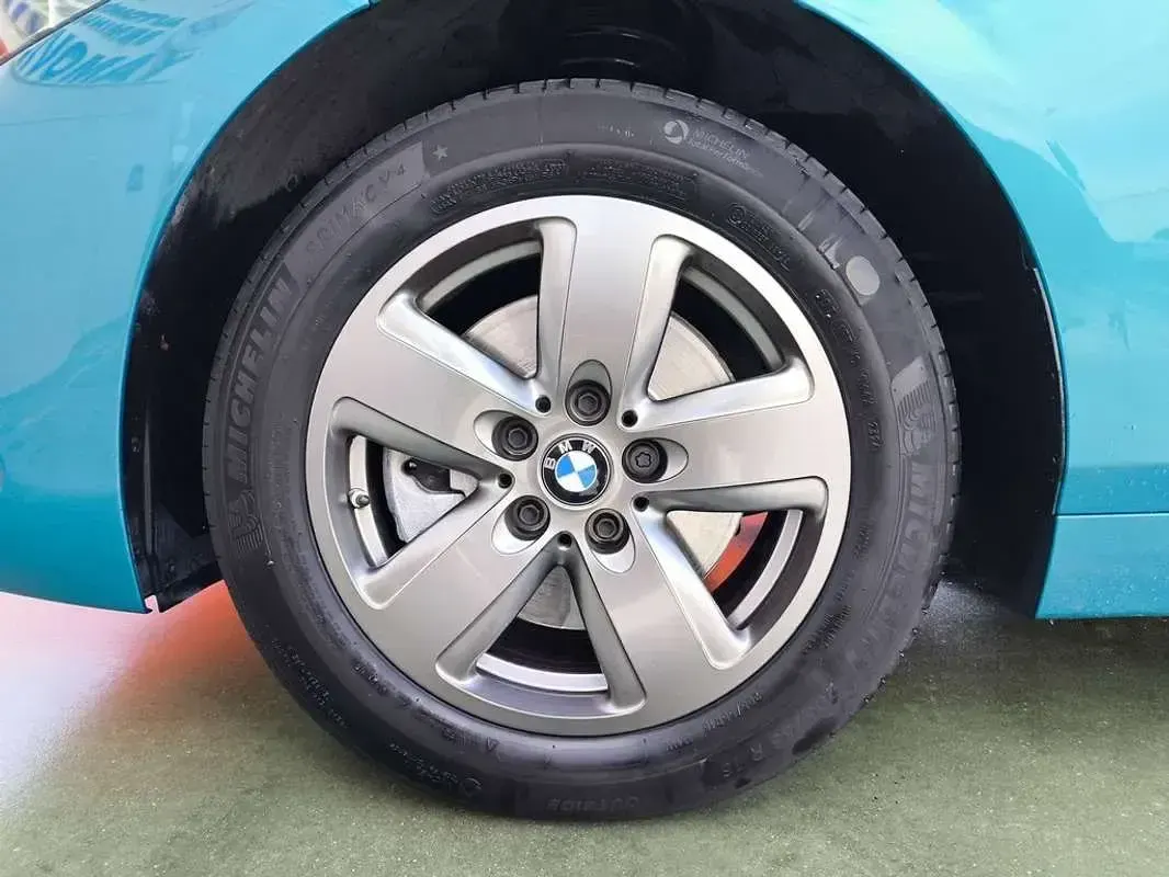 Usado BMW 118 140 CV (102 kW) 2023 Azul Utilitario
