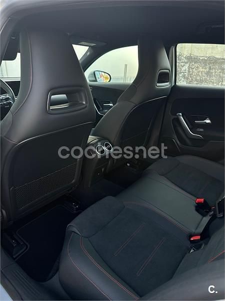Usado Mercedes A200 163 CV (119 kW) 2024 Gris / plata Berlina