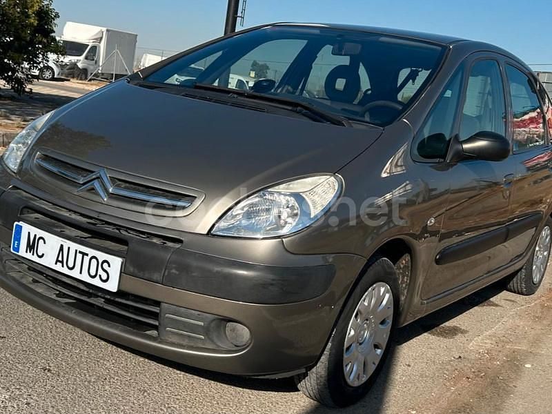 Usado Citroën Xsara Picasso 92 CV (67 kW) 2009 Beige Monovolumen