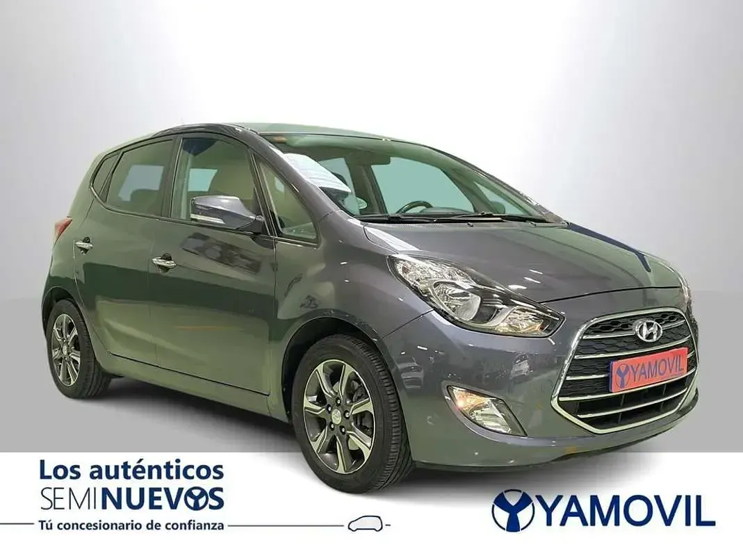Usado Hyundai ix20 126 CV (92 kW) 2017 Gris Utilitario