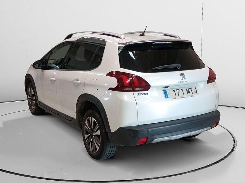 Usado Peugeot 2008 Allure 131 CV (96 kW) 2019 Blanco SUV