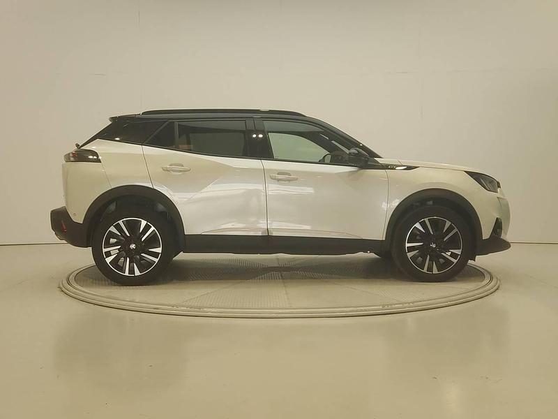 Käytetty Peugeot 2008 GT 130 HP (95 kW) 2022 Valkoinen Katumaasturi
