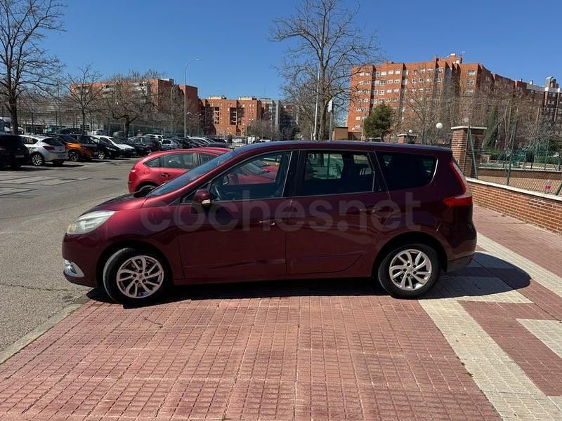 Usado Renault Grand Scénic III 110 CV (80 kW) 2014 Granate Monovolumen