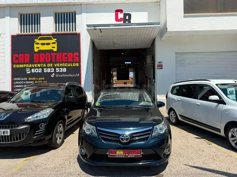 Usado Toyota Avensis Advance 124 CV (91 kW) 2012 Azul Berlina