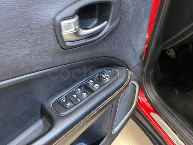 Usado Jeep Compass Limited 140 CV (102 kW) 2018 Granate SUV