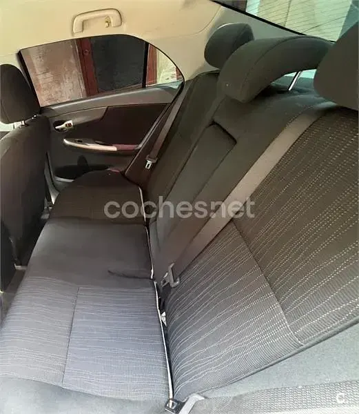 Usado Toyota Corolla Active 101 CV (74 kW) 2011 Negro Berlina