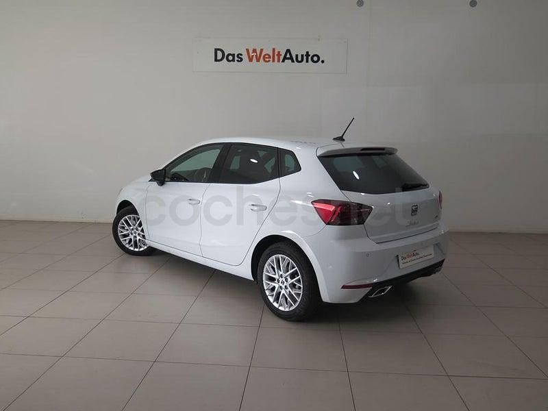 Usado Seat Ibiza FR 116 CV (85 kW) 2025 Blanco Utilitario