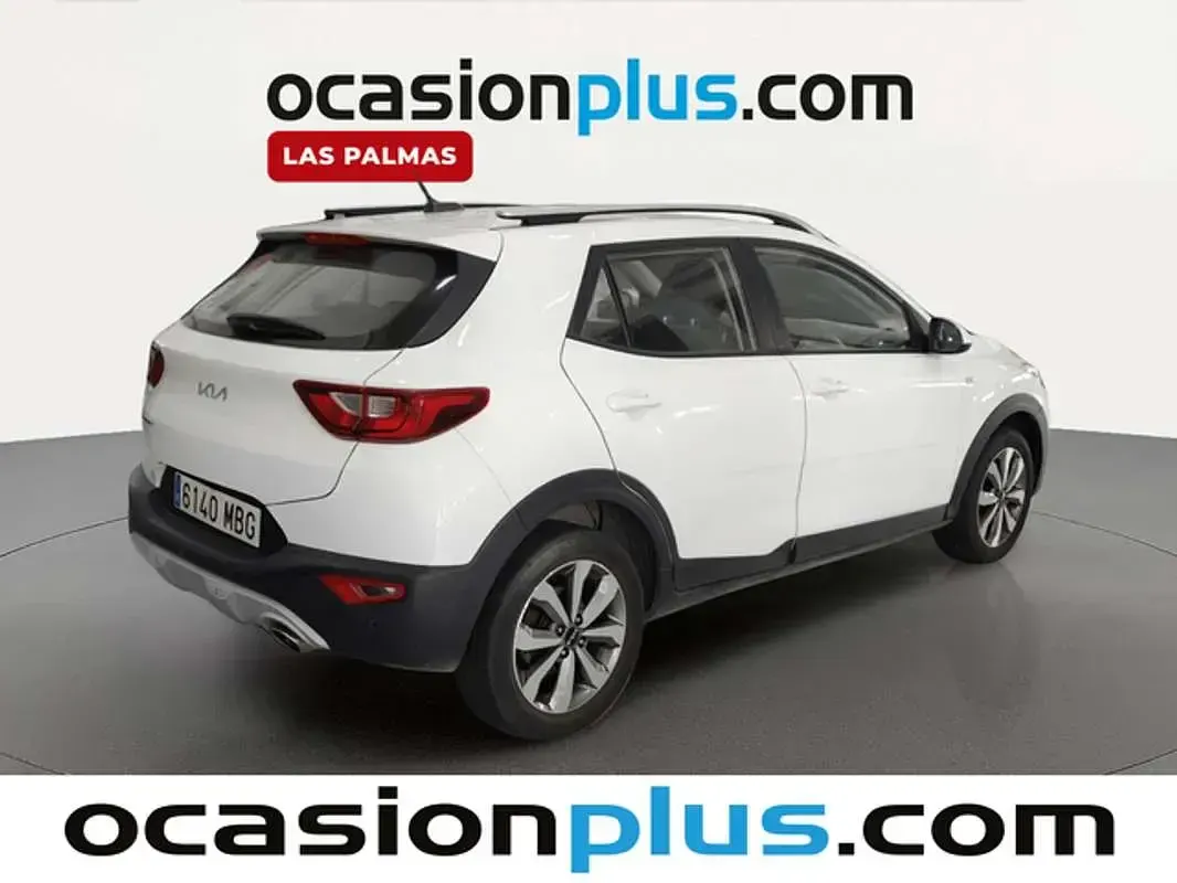 Usado Kia Stonic 101 CV (74 kW) 2022 Blanco SUV