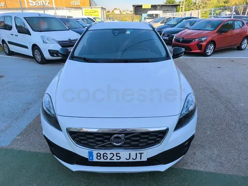 Usado Volvo V40 CC Momentum 150 CV (110 kW) 2015 Blanco Familiar