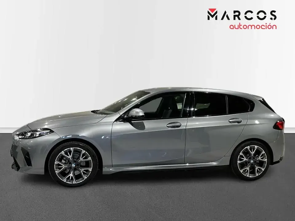 Usado BMW 120 Comfort Edition 163 CV (119 kW) 2025 Gris Utilitario