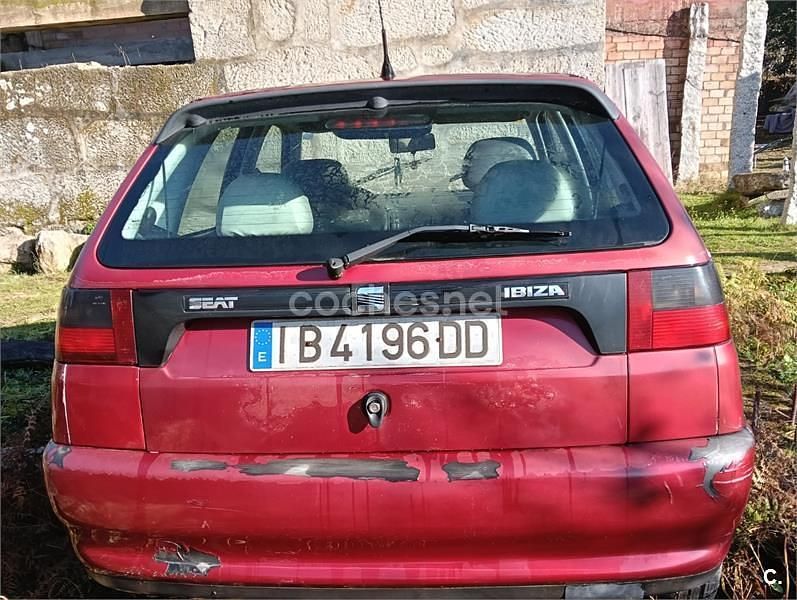 Rojo Usado 1999 Seat Ibiza Berlina | 950 € (Buen precio) - Imagen 1/4