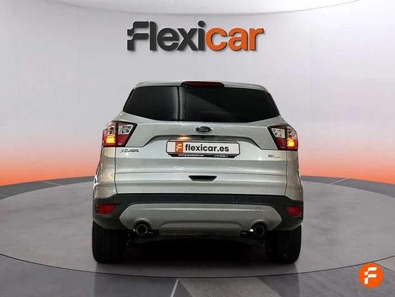 Usado Ford Kuga Titanium 150 CV (110 kW) 2017 Gris SUV