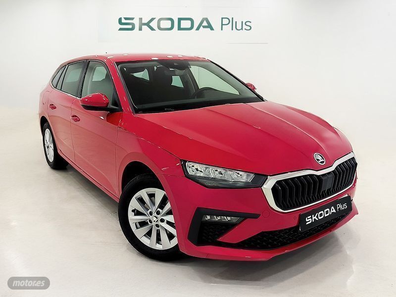Rojo Usado 2024 Skoda Scala Selection Utilitario | 18.950 € (Precio justo) - Imagen 1/4