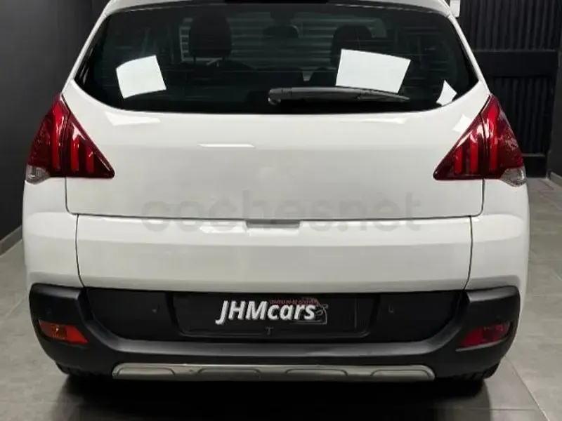 Usado Peugeot 3008 Allure 120 CV (88 kW) 2015 Blanco Familiar