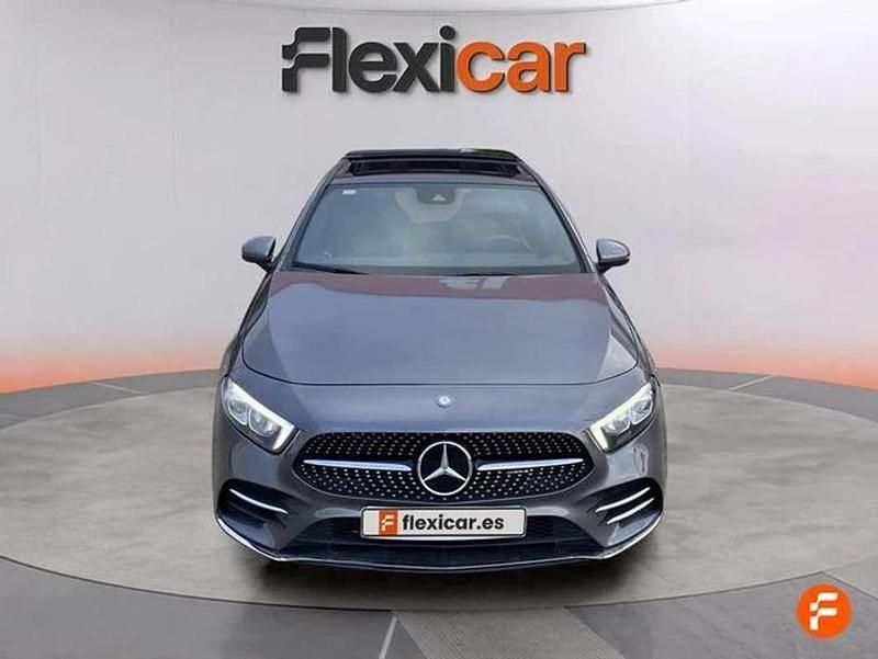 Usado Mercedes A180 116 CV (85 kW) 2020 Gris Utilitario