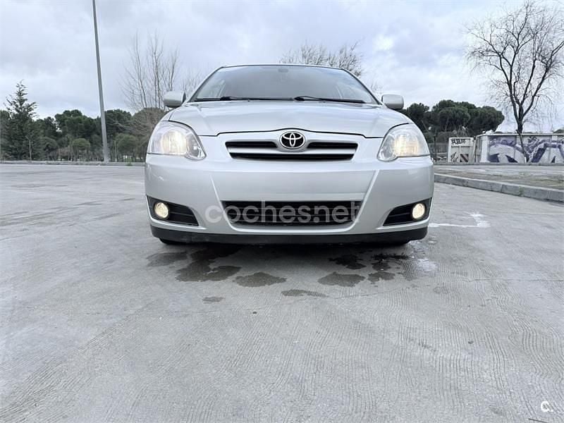 Usado Toyota Corolla Terra 110 CV (80 kW) 2006 Gris / plata Berlina