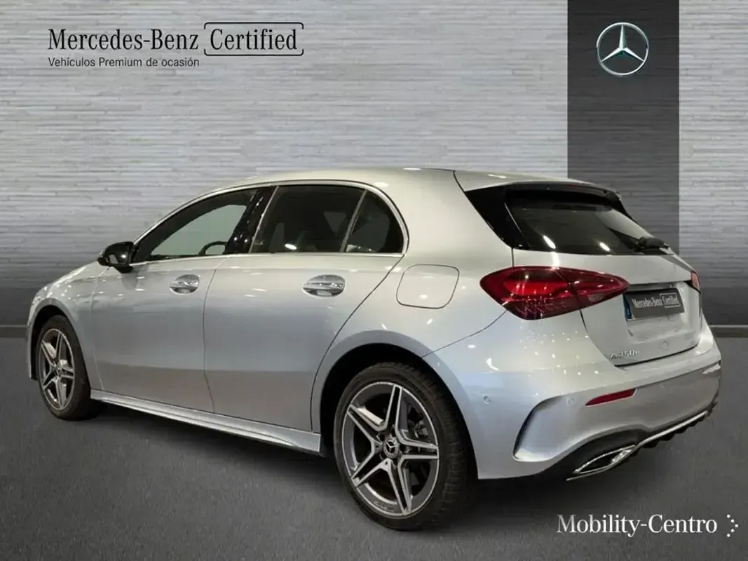Usado Mercedes A250 163 CV (119 kW) 2025 Plata hightech