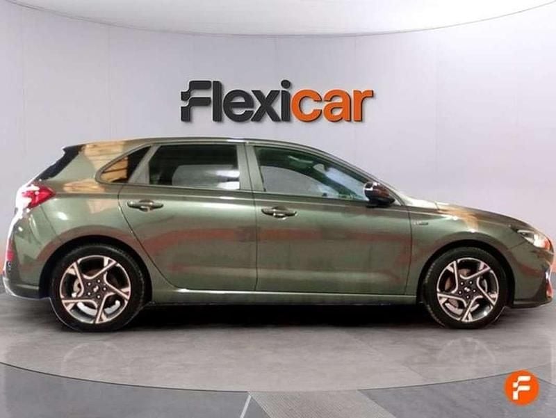 Usado Hyundai i30 N Line 120 CV (88 kW) 2023 Beige Berlina