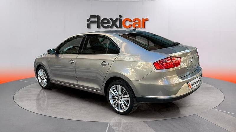 Usado Seat Toledo XCELLENCE 110 CV (80 kW) 2018 Gris Utilitario