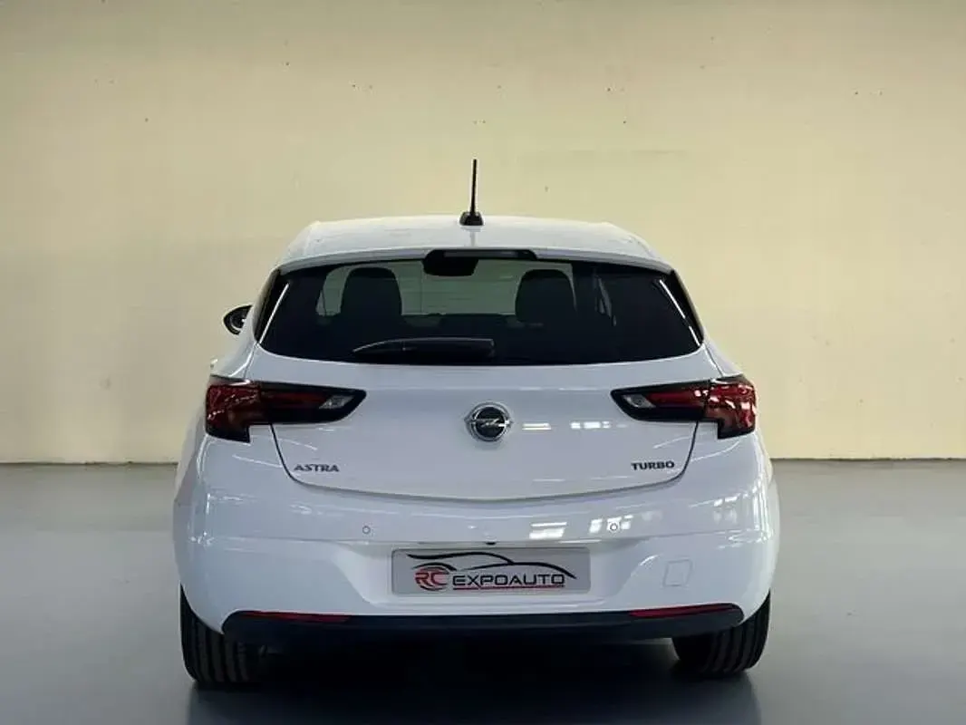 Usado Opel Astra Dynamic 150 CV (110 kW) 2018 Blanco Utilitario