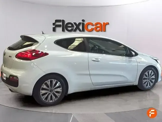 Usado Kia Ceed 120 CV (88 kW) 2018 Blanco Utilitario