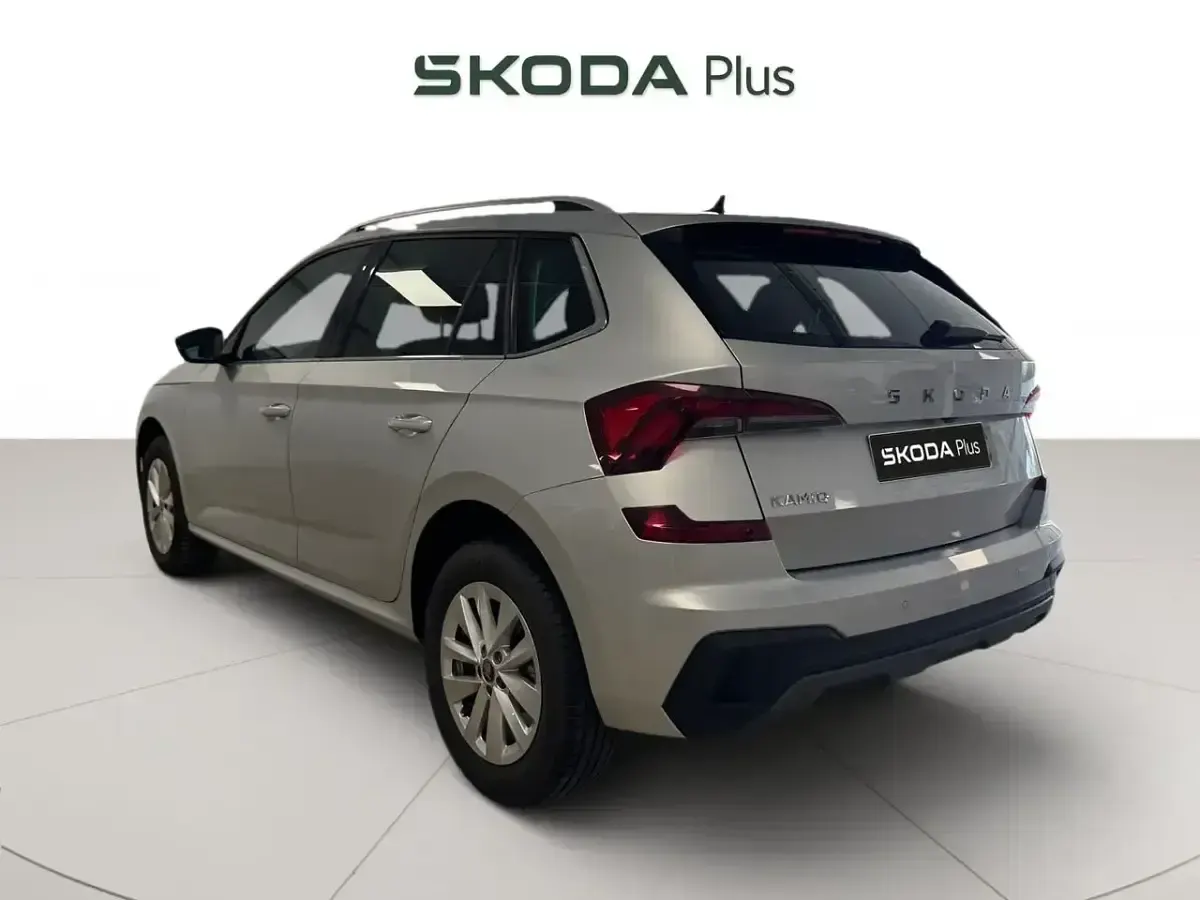 Usado Skoda Kamiq Selection 116 CV (85 kW) 2025 Gris SUV