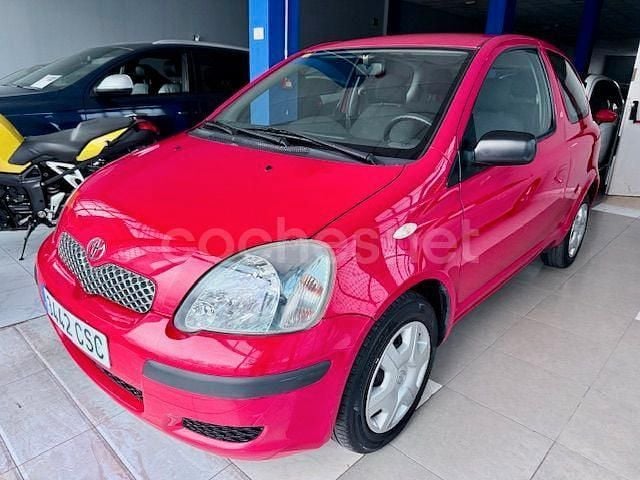 Rojo Usado 2004 Toyota Yaris Luna Berlina | 3990 € (Buen precio) - Imagen 1/4