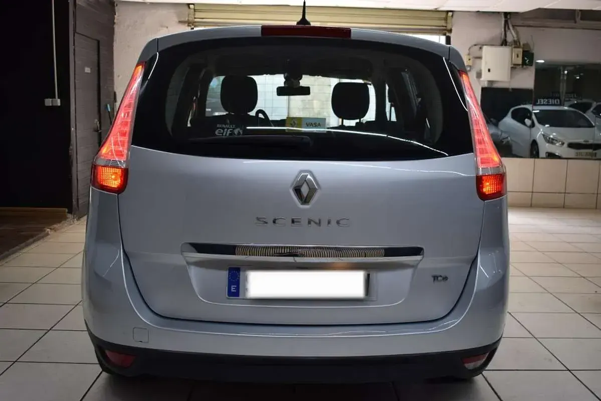 Usado Renault Grand Scénic III Dynamique 131 CV (96 kW) 2013 Monovolumen