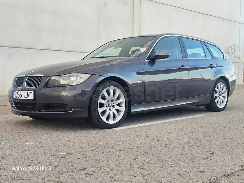 Begagnad BMW 330 231 HK (169 kW) 2007 Grå Kombi