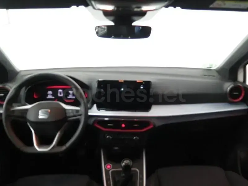 Usado Seat Arona FR 115 CV (84 kW) 2024 Blanco SUV