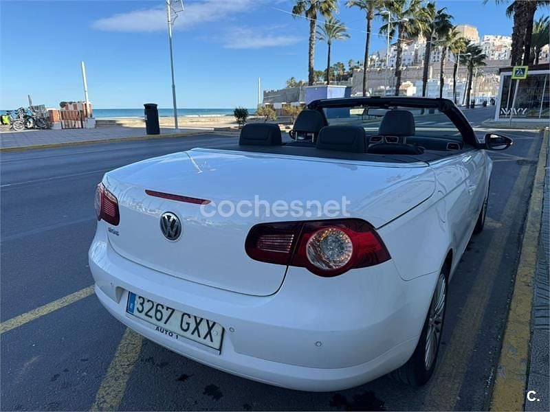 Usado VW Eos 122 CV (89 kW) 2010 Blanco Descapotable