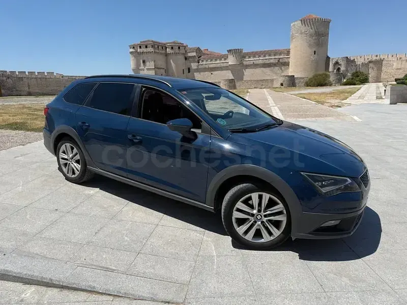 Usado Seat Leon 4Drive 150 CV (110 kW) 2018 Azul Familiar