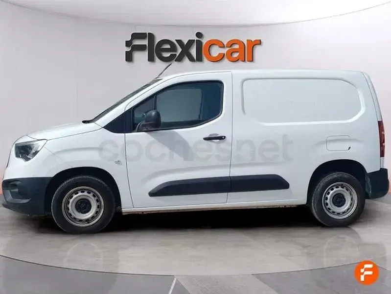 Usado Opel Combo Life Edition 102 CV (75 kW) 2022 Blanco Monovolumen