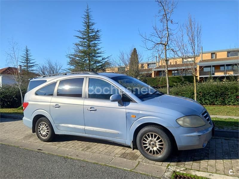 Usado Ssangyong (KGM) Rodius 165 CV (121 kW) 2006 Azul Monovolumen