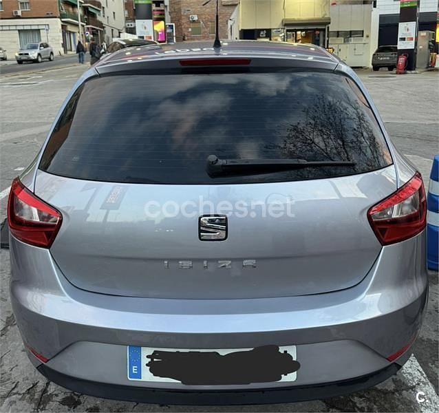 Usado Seat Ibiza Style 90 CV (66 kW) 2017 Gris / plata Berlina