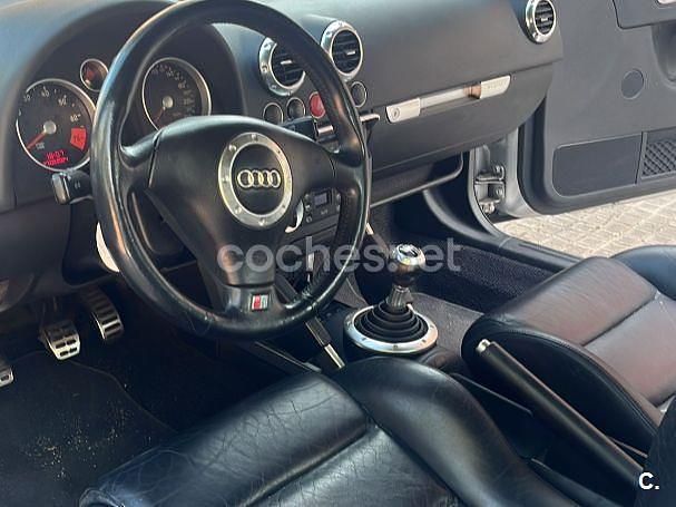 Usado Audi TT 225 CV (165 kW) 1999 Gris / plata Coupe