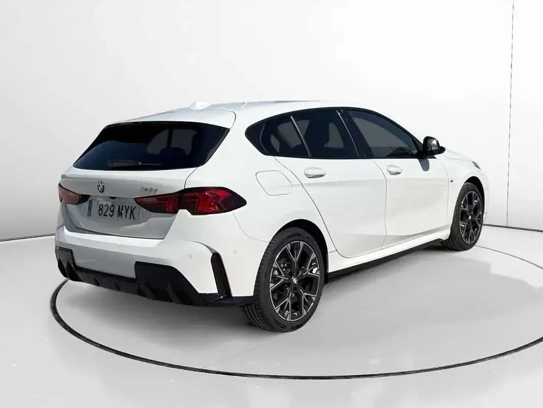 Usado BMW 120 Comfort Edition 163 CV (119 kW) 2025 Blanco Utilitario